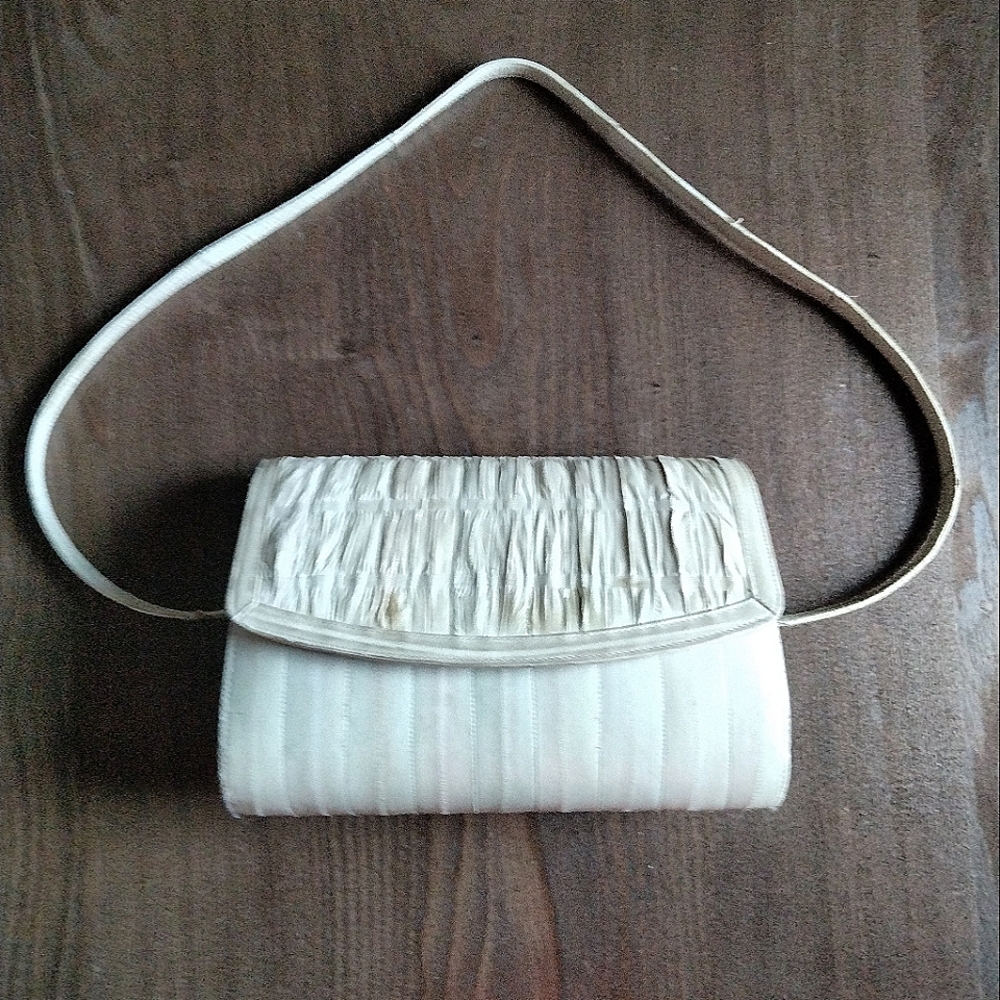 Vintage Leather of the Sea Beige Eel Skin Flap Closure Shoulder Handbag